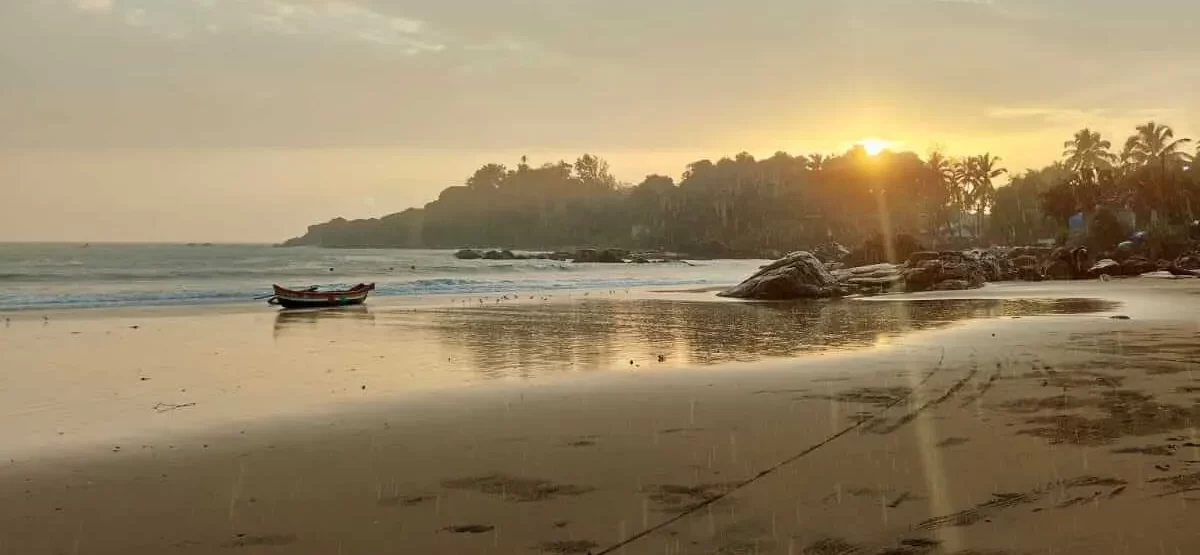 Clear sunny skies over the Arabian Sea at Patnem Beach